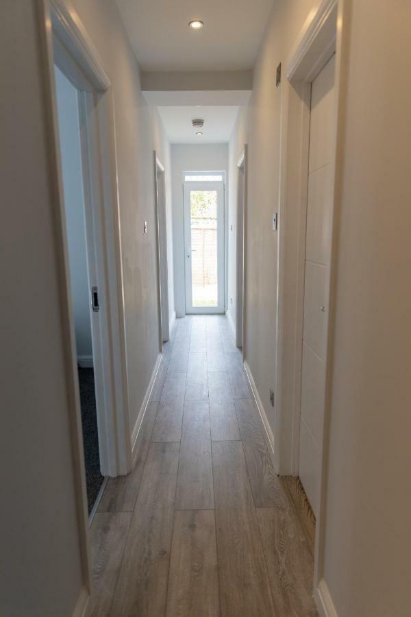 London Northwick Park Serviced Apartments By Riis Property Harrow Exterior photo