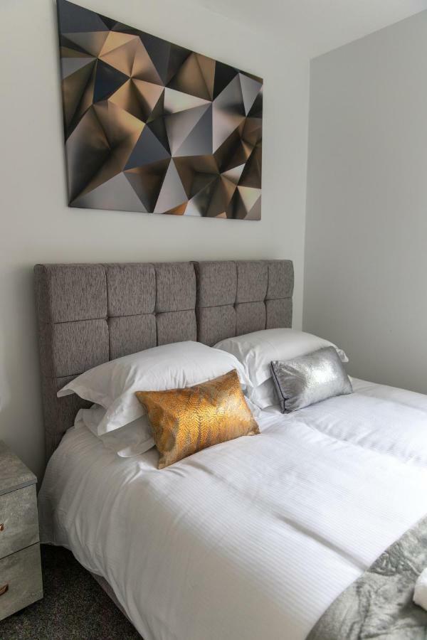London Northwick Park Serviced Apartments By Riis Property Harrow Exterior photo