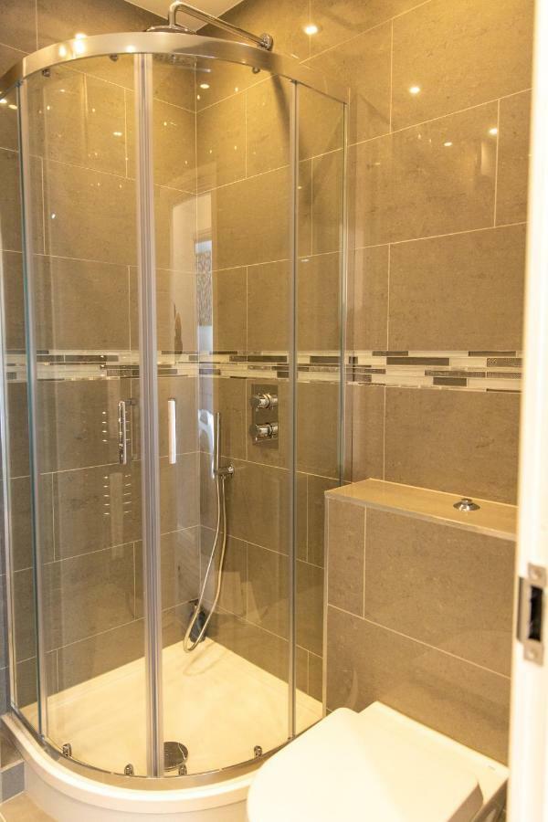 London Northwick Park Serviced Apartments By Riis Property Harrow Exterior photo
