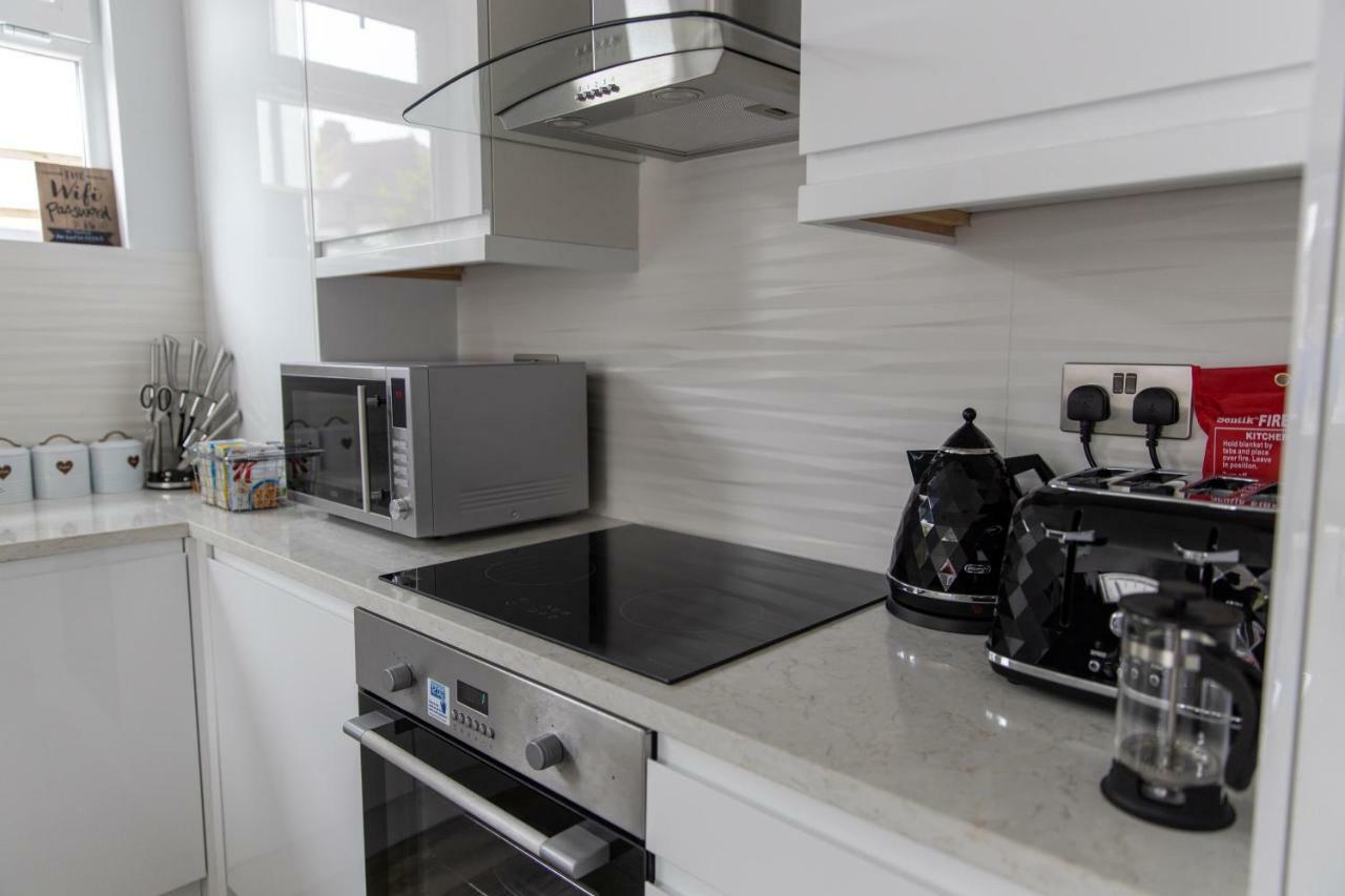 London Northwick Park Serviced Apartments By Riis Property Harrow Exterior photo