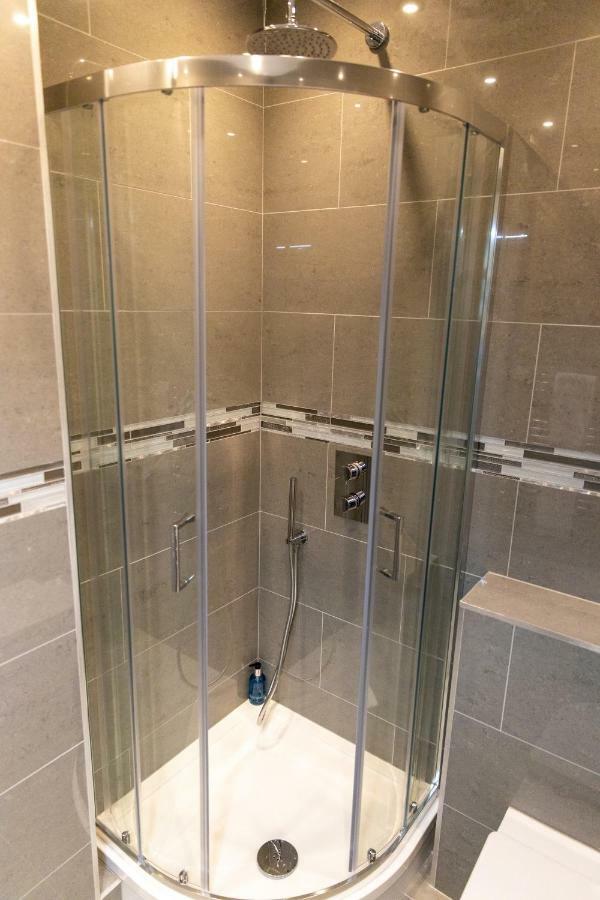 London Northwick Park Serviced Apartments By Riis Property Harrow Exterior photo
