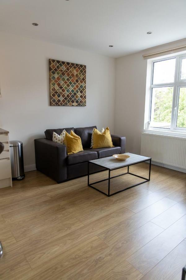 London Northwick Park Serviced Apartments By Riis Property Harrow Exterior photo