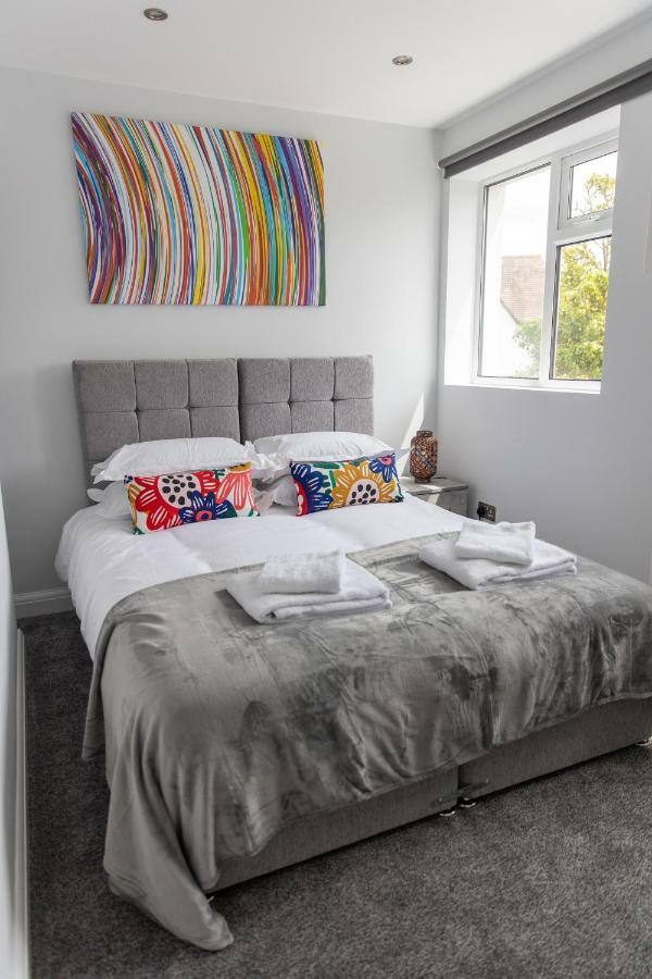 London Northwick Park Serviced Apartments By Riis Property Harrow Exterior photo