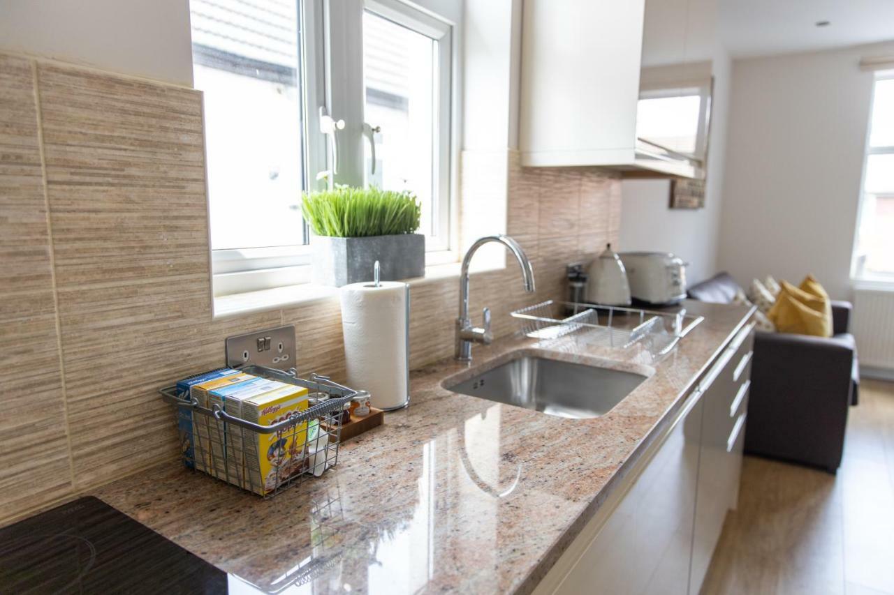 London Northwick Park Serviced Apartments By Riis Property Harrow Exterior photo